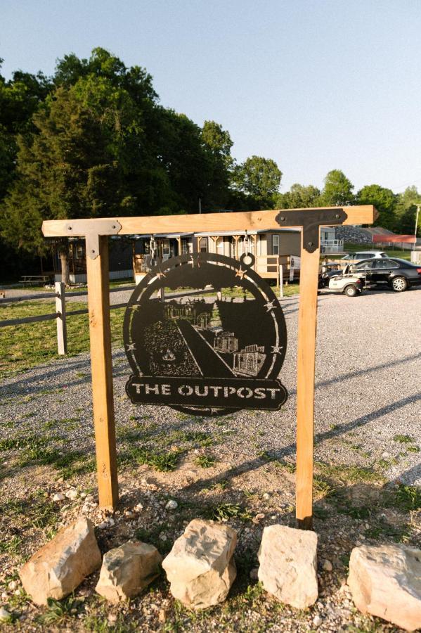 فندق The Outpost Grand Rivers المظهر الخارجي الصورة